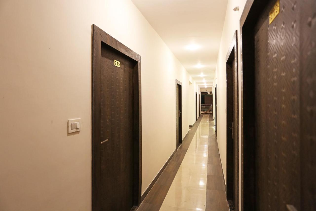 Oyo 9476 Hotel Mittal Kota  Bagian luar foto